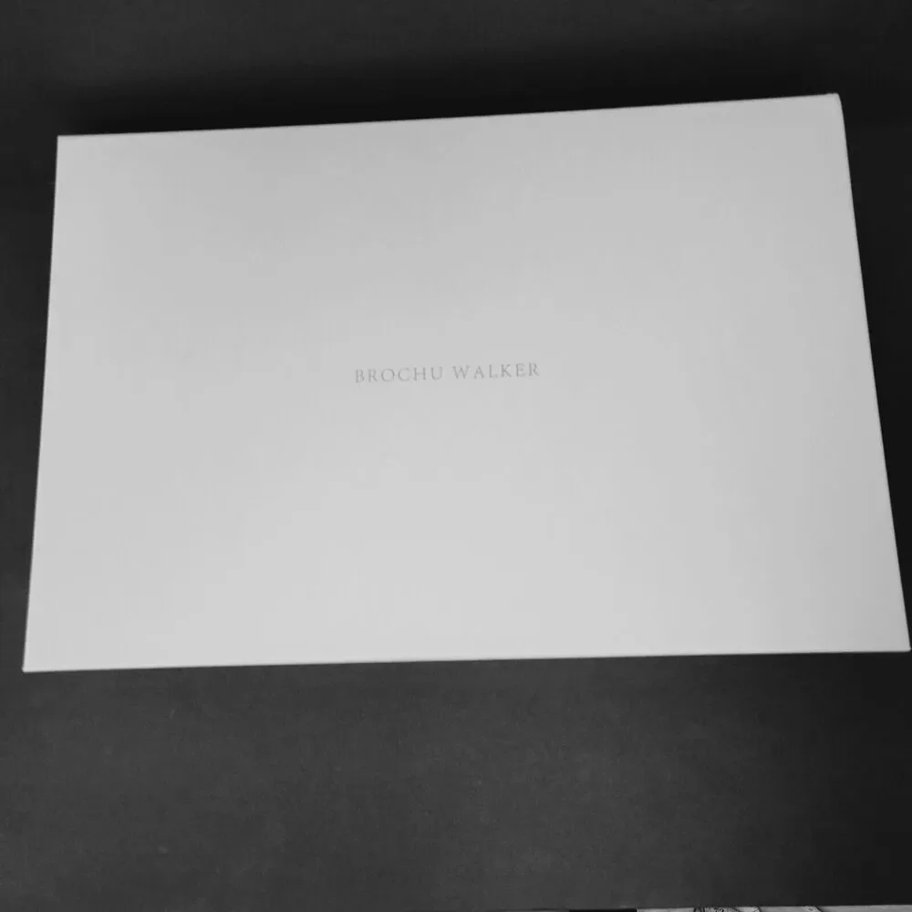Brochu Walker White Empty 17